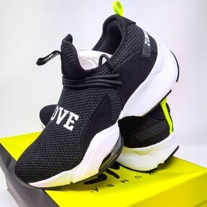 Zumba Air Stomp Slip-on, Woman's size 9.5 NEW IN BOX